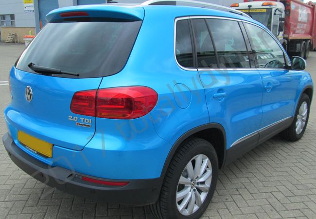 Totally Dynamic :: VW Tiguan vinyl wrapped in a Pearlescent blue car wrap