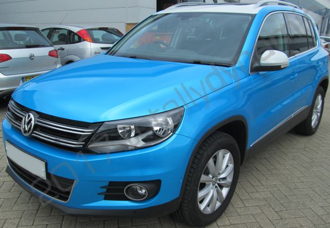 Totally Dynamic :: VW Tiguan vinyl wrapped in a Pearlescent blue car wrap